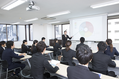 【ポータル】コンサルティングファームが提供する実践型「新入社員研修」企画支援〜講師派遣〜事務局サポート